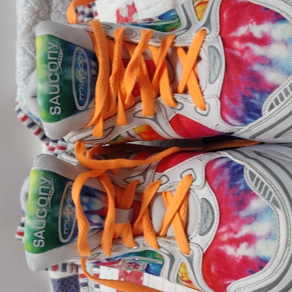 Saucony Progrid Triumph 4 Shoe White/Tie Die Rainbow Size 12 - Picture 11 of 16